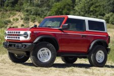 2023-Bronco-Heritage-Edition_Race-Red_02.jpg