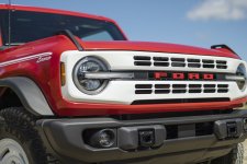 2023-Bronco-Heritage-Edition_Race-Red_05.jpg